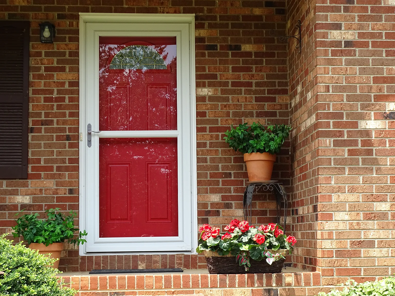 3 bed, 2200 sqft, $2,150 — Photo 2