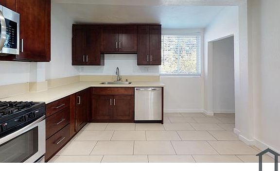 2nd image of 4801 S Hoover St #B