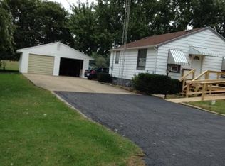 474 Blue Ridge Rd, Benton Harbor, MI 49022