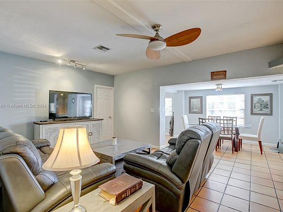 5th image of 1787 NE 180th St
