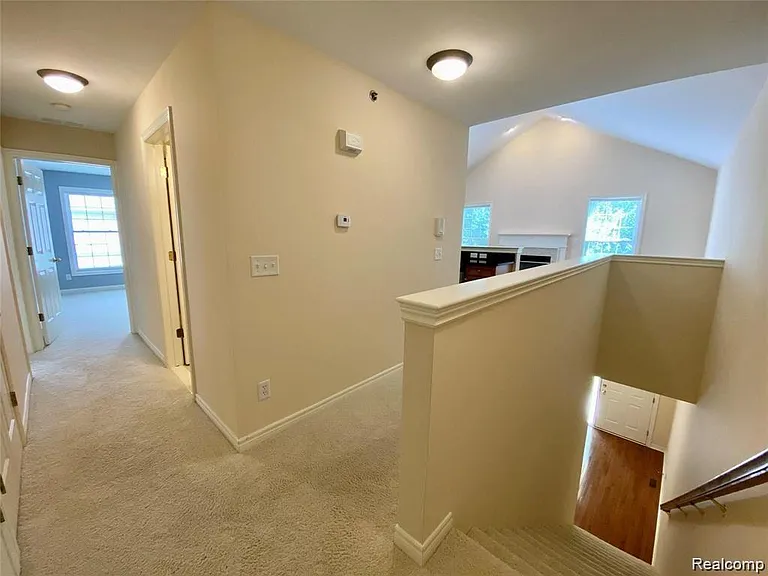 341 S Village Way — Photo 3