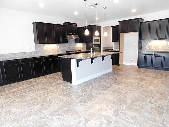 3rd image of 1090 Lavender St