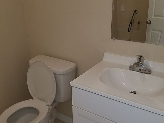 2nd image of 5140 SE 31st St APT A