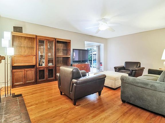 5th image of 3163 Gawain Dr