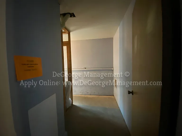 Woodside Court Apartments — Photo 46