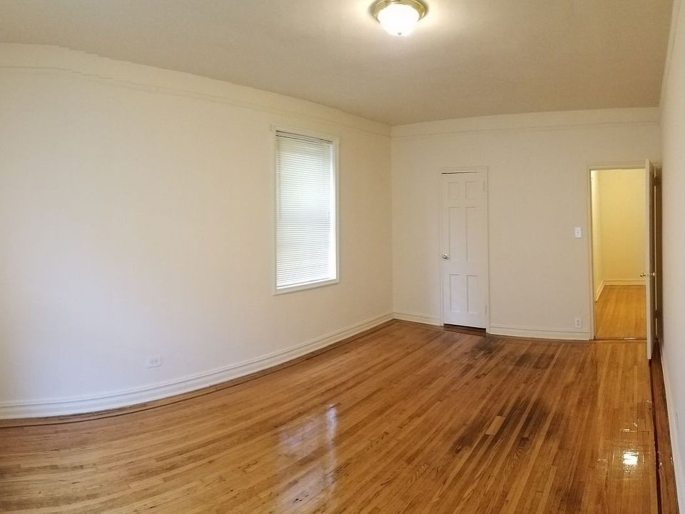 2nd image of 105 Lincoln Rd APT 3C