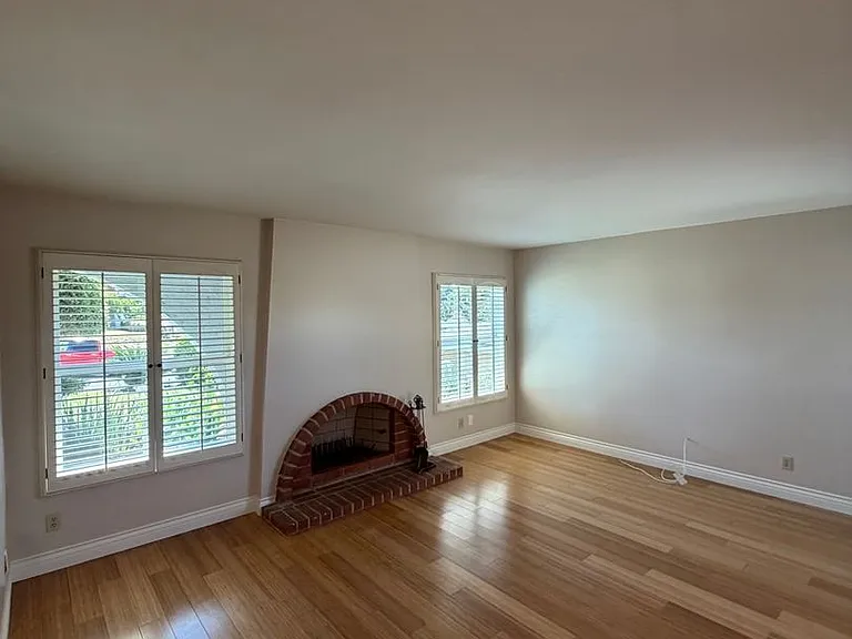 927 Redlen Ave — Photo 12
