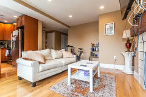 32 Linden St Photo 1