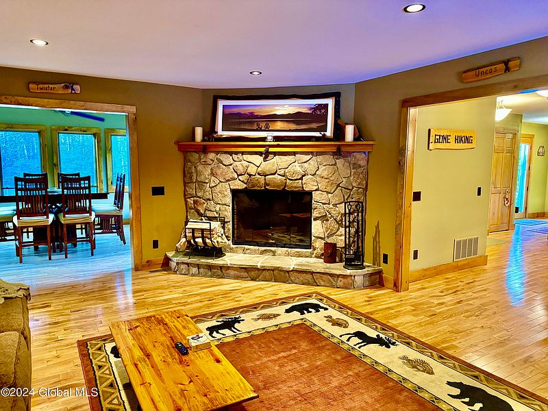 3rd image of 317 New Vermont Road