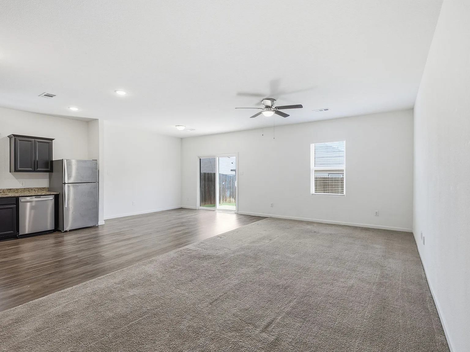 3 bed, 1597 sqft, $1,945 — Photo 2