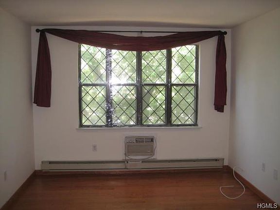 4th image of 724 Sierra Vista Ln Unit 724