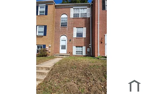 1055 Lakefront Dr photo 1