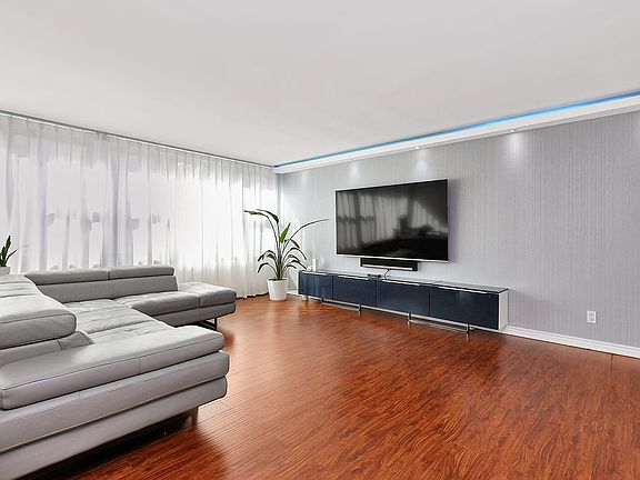 3rd image of 16635 9th Ave APT 3A