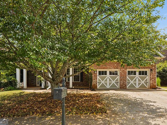 3rd image of 3138 Alhambra Cir
