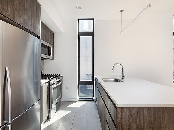 2nd image of 4107 Crescent St APT 4G