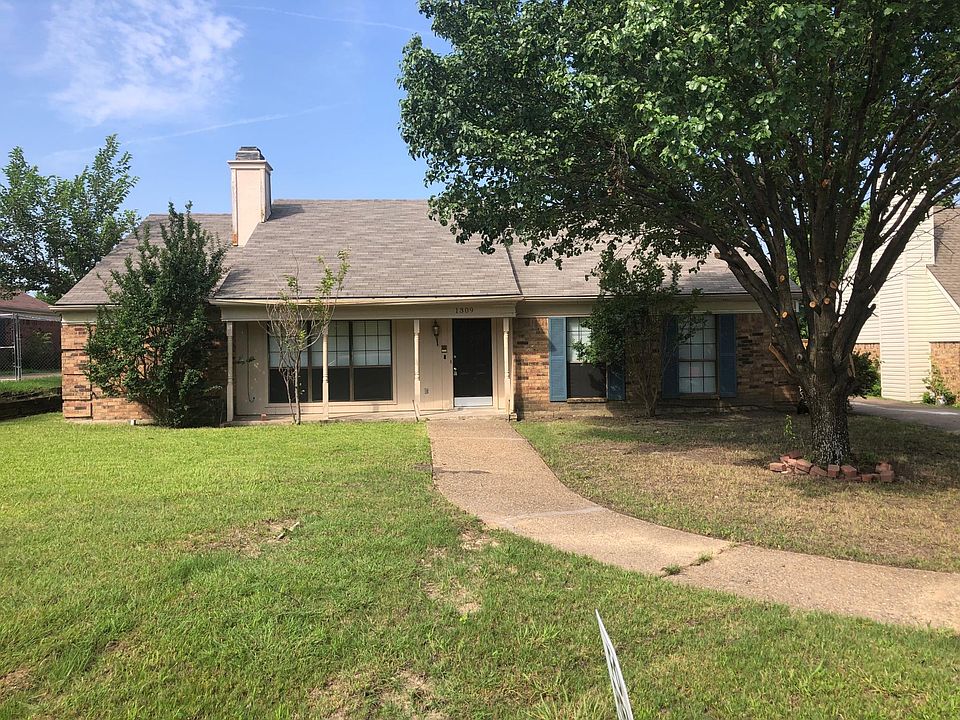 1st image of 1309 Huntington Dr