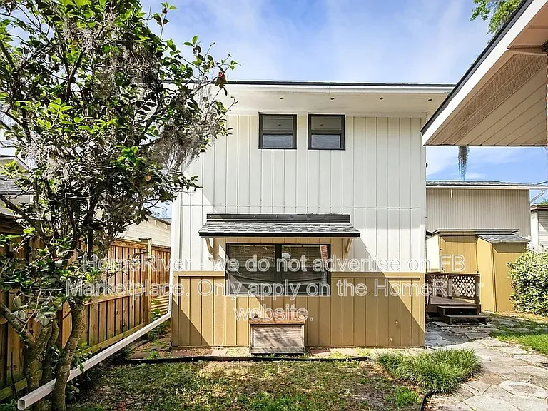 1514 McDuff Ave S #1 — Photo 2