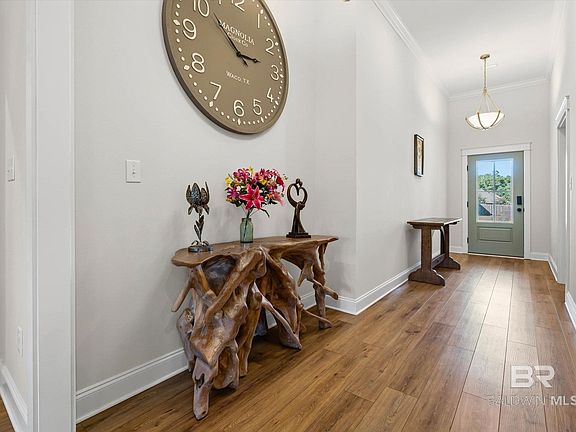 2nd image of 212 Ornate Ave