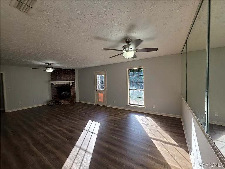 6225 Whitewater Ct — Photo 11
