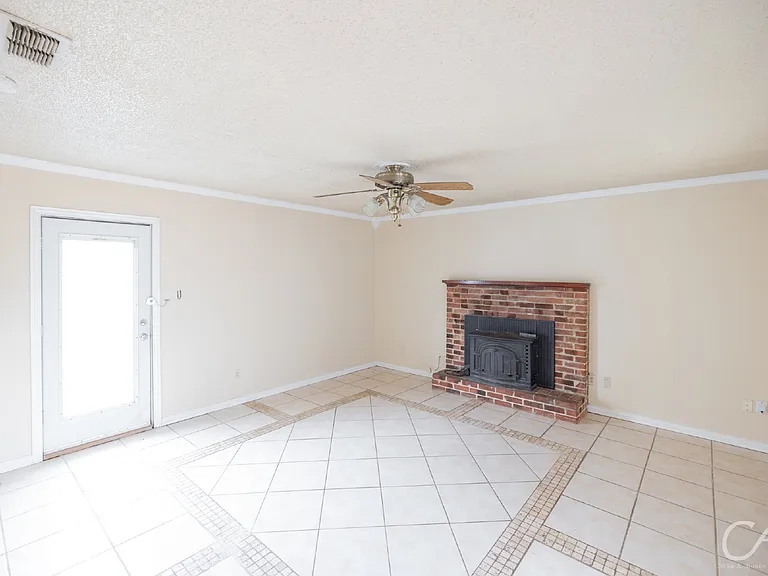 2902 Bennett Dr — Photo 9