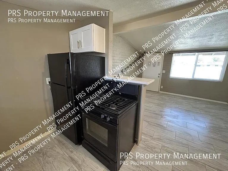 761 N Delaware St #A — Photo 11