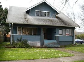 1014 W 11th Ave