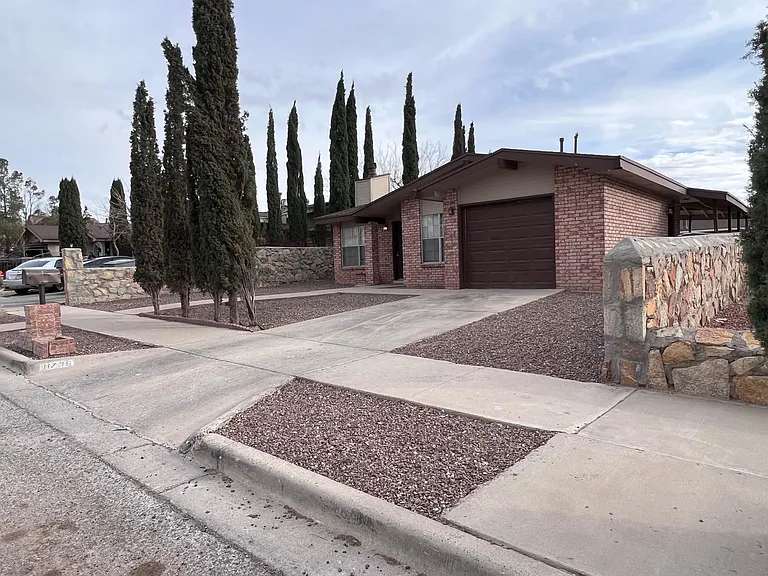11736 Henry Phipps Dr — Photo 2