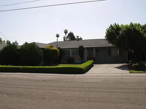 1230 Georgetown Ave photo 1