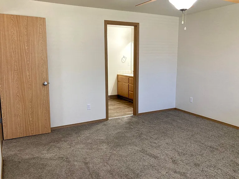 5402 Kirkwood Ln — Photo 17