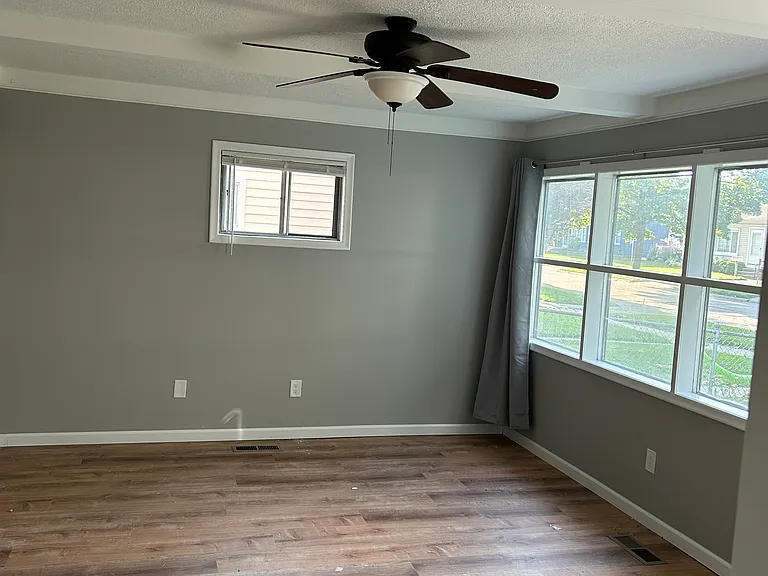 1762 E Madge Ave — Photo 11