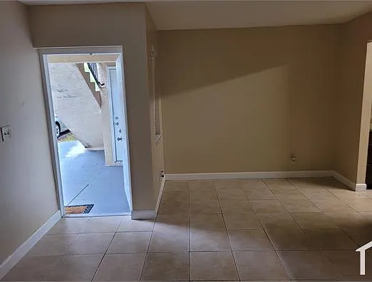 3 bed, 1100 sqft, $2,800 — Photo 3