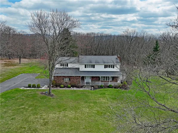 84 Oak Hill Rd, Horseheads, NY 14845