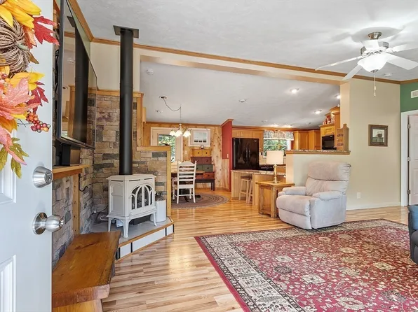 62 Peggi Ln, Winchendon, MA 01475