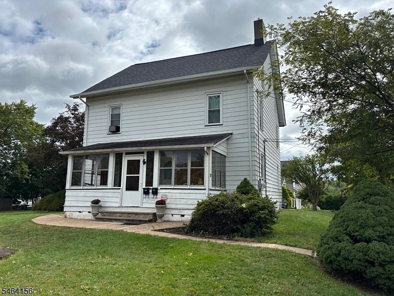 1st image of 34 N Richards Ave