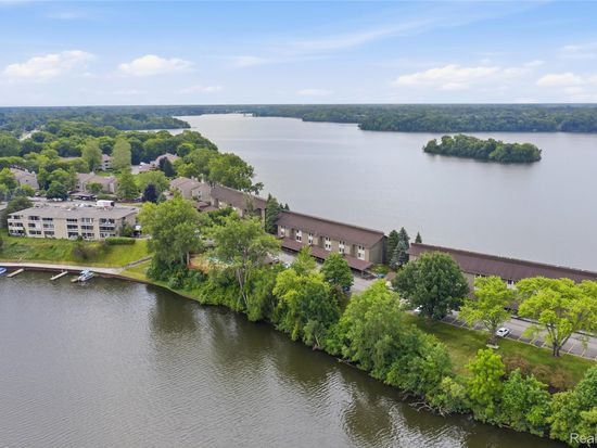 1695 Cliffs Lndg APT 302, Ypsilanti, MI 48198
