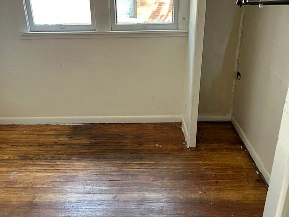 4th image of 975 15th St