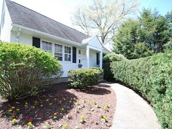 518 Laurel Rd, Ridgewood, NJ 07450