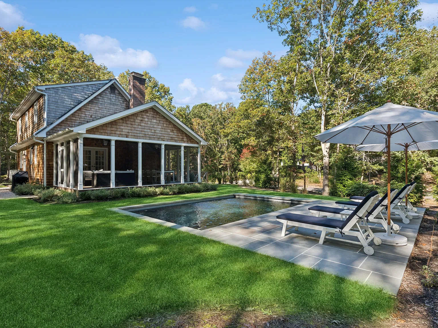 Newly Renovated Charmer in East Hampton — Photo 2