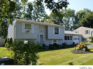 8130 Oldbury Rd, Liverpool, NY 13090
