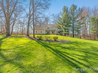 8790 Laurel Ridge Dr SE, Alto, MI 49302