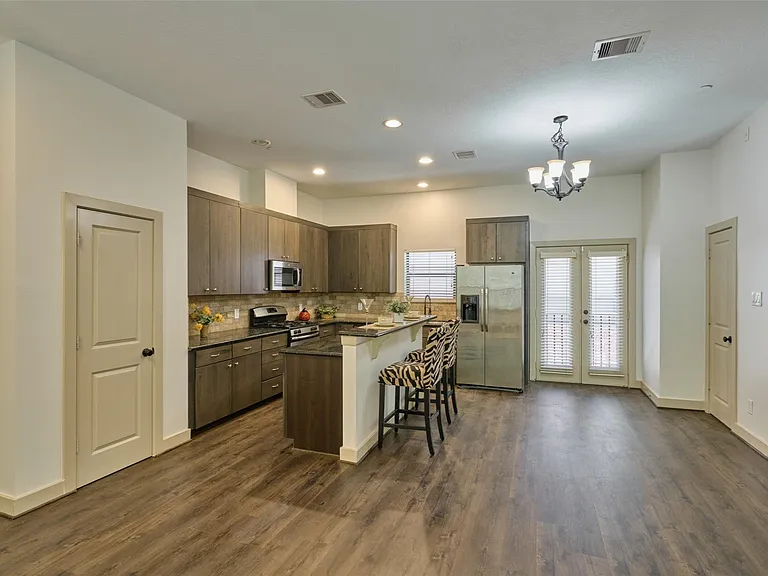2422 Navigation Blvd #E — Photo 13