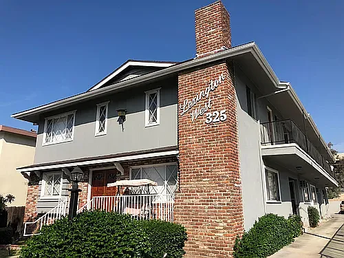 325 W Lexington Dr #4