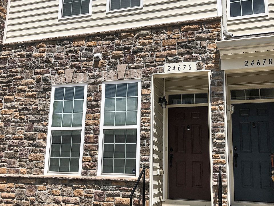 1st image of 24676 Byrne Meadow Sq