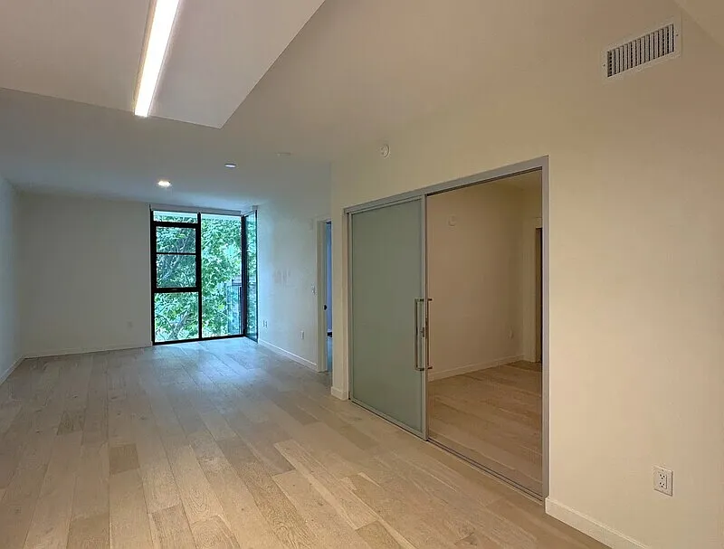 2 bed, 1.0 bath, 773 sqft, $2,600 — Photo 4