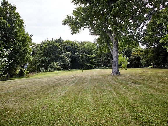 3rd image of 100 Slawson Dr