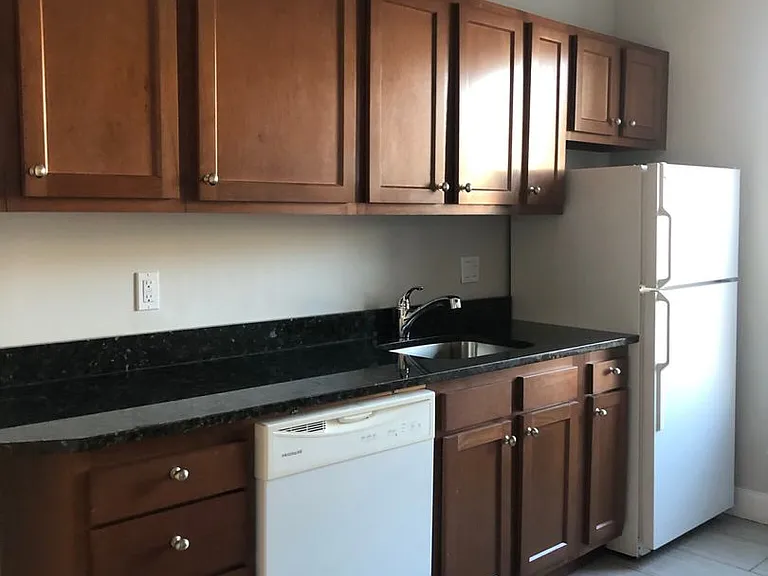 5 Farrington Ave #2B — Photo 8