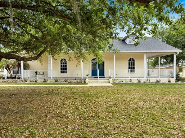 4217 Chase Dr, Zephyrhills, FL 33543