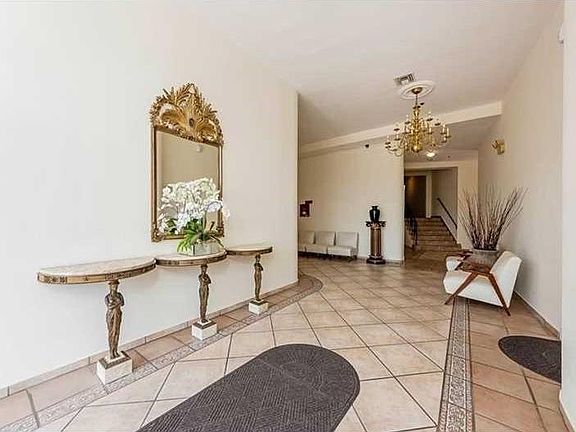 4th image of 3101 Indian Creek Dr APT 208