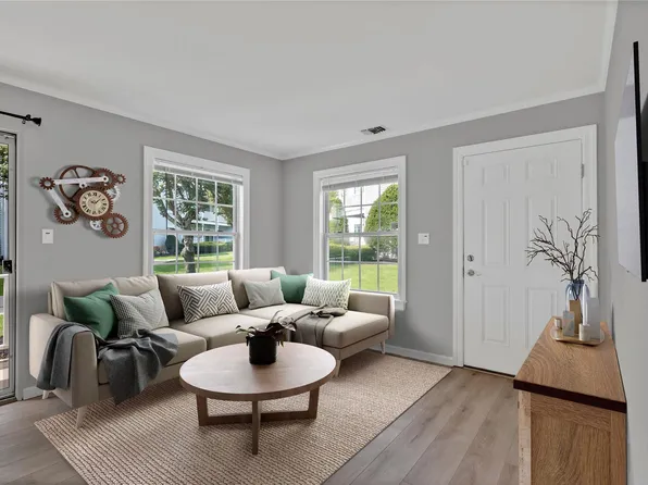 282 Fairview Circle, Middle Island, NY 11953