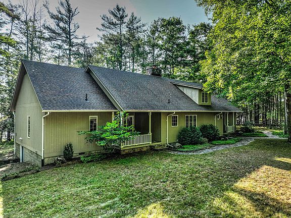 2nd image of 470 Indian Point Rd